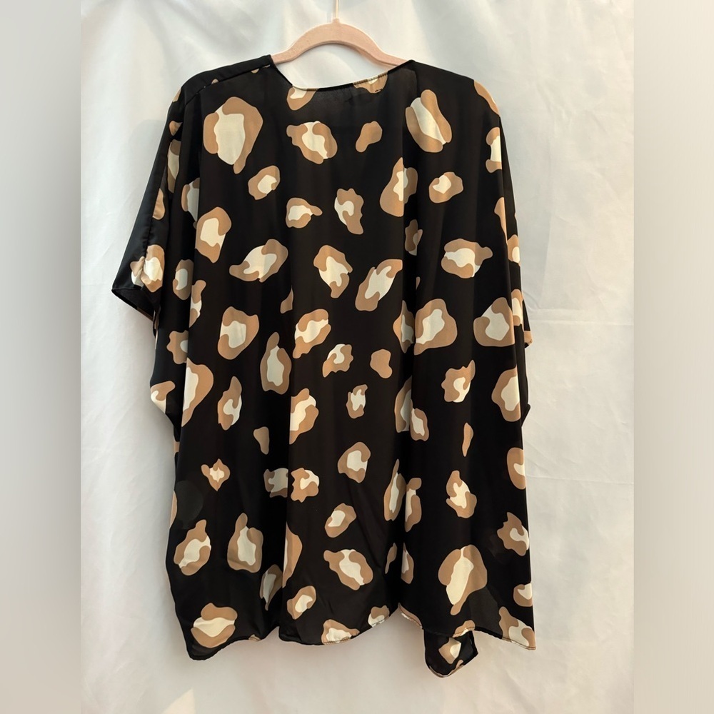 Chic Soul Animal Kimono Black With Leopard Print 1XL